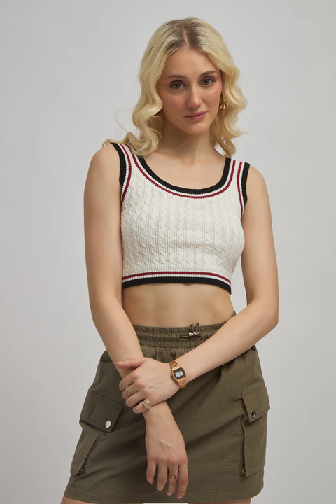 Fitted Scoop Neck Crop Top